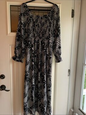 Only Black & White Paisley Off-Shoulder Maxi Dress
